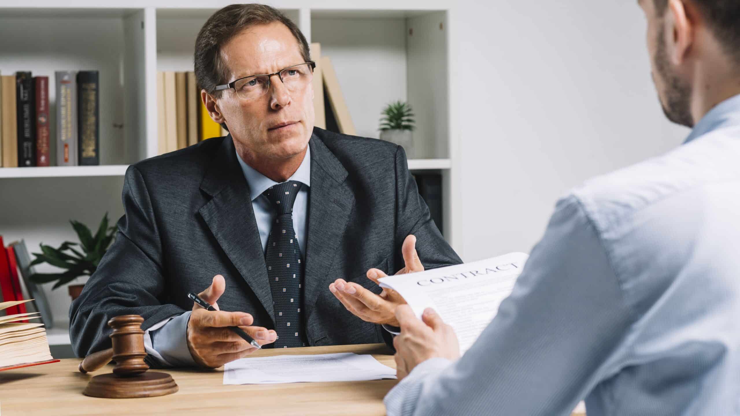 Westshore - 33607 - Tampa Personal Injury Lawyer 1 Westshore Personal Injury Lawyer Meeting With An Injury Victim During A Free Legal Consultation In Tampa Florida